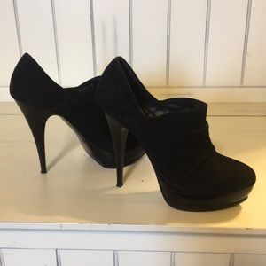 Adami size 5 (35) black suede heels